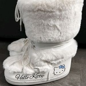 Hello Kitty Snow Boots Forever21
